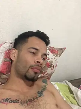 Snapshot of HenriquePhn chatting on June 2026 10:28:02 AM HenriquePhn online show from June 2026 10:28:02 AM