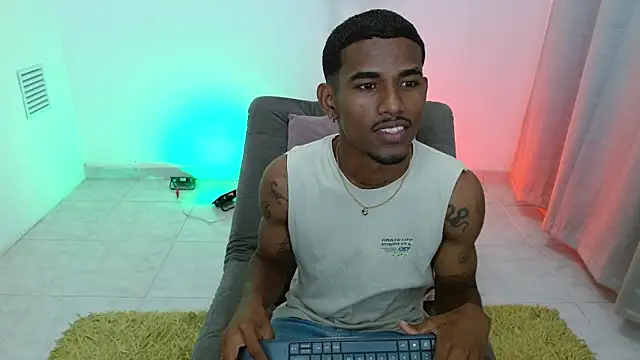 Snapshot of josua_smith chatting on November 2025 12:32:02 AM josua smith online show from November 2025 12:32:02 AM