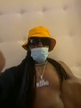 Snapshot of thegenie101 chatting on October 2025 06:38:01 AM thegenie101 online show from October 2025 06:38:01 AM