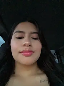 Snapshot of andrea_gomes_ chatting on April 2026 10:51:02 PM andrea gomes online show from April 2026 10:51:02 PM