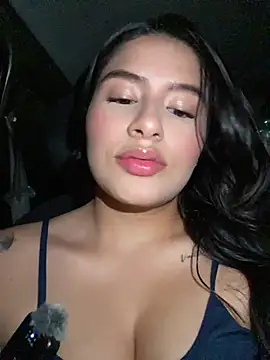 Snapshot of andrea_gomes_ chatting on April 2026 05:23:01 AM andrea gomes online show from April 2026 05:23:01 AM