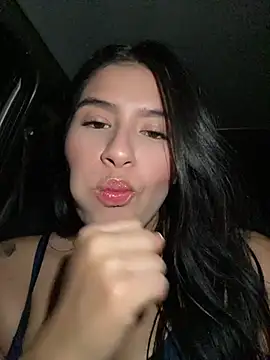 Snapshot of andrea_gomes_ chatting on May 2026 12:06:02 AM andrea gomes online show from May 2026 12:06:02 AM