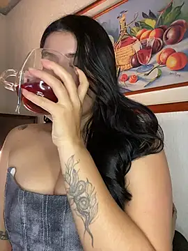 Snapshot of andrea_gomes_ chatting on June 2026 08:08:01 AM andrea gomes online show from June 2026 08:08:01 AM
