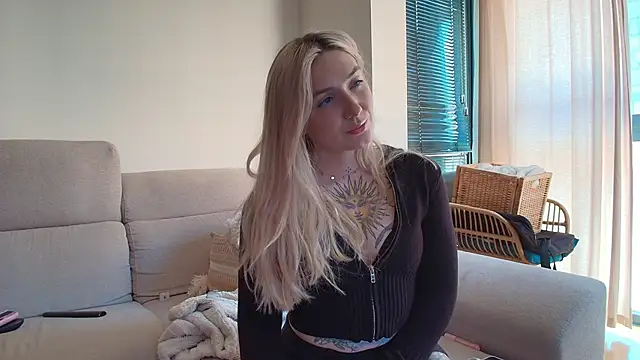 Snapshot of tattoobbgirl chatting on March 2026 01:59:02 PM tattoobbgirl online show from March 2026 01:59:02 PM