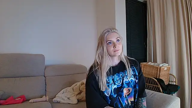 Snapshot of tattoobbgirl chatting on March 2026 07:24:02 PM tattoobbgirl online show from March 2026 07:24:02 PM
