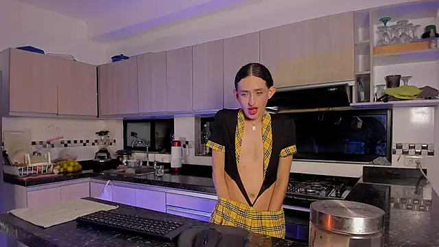 Snapshot of peachandtyron_ chatting on November 2025 03:50:01 AM peachandtyron online show from November 2025 03:50:01 AM