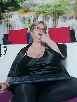 Snapshot of QueenPammy1 chatting on November 2025 05:06:01 AM QueenPammy1 online show from November 2025 05:06:01 AM