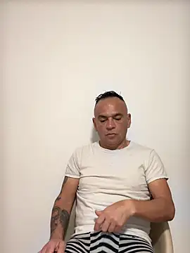 mateocali25 online show from May 2026 11:58:02 AM