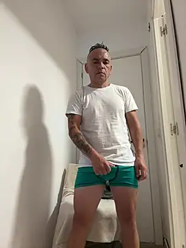 mateocali25 online show from July 2026 01:04:02 PM