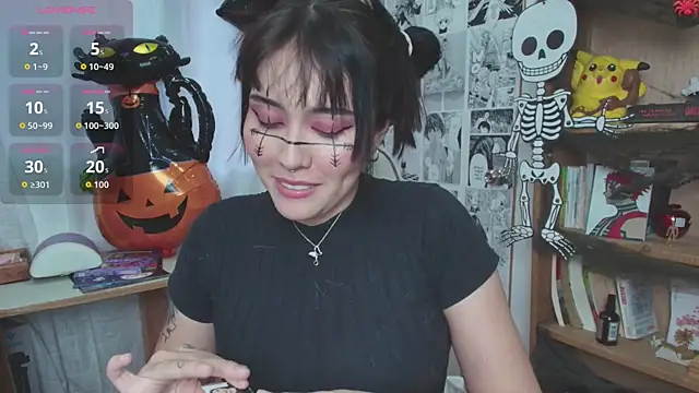 Snapshot of MitsuChan_ chatting on October 2025 10:14:02 PM MitsuChan online show from October 2025 10:14:02 PM