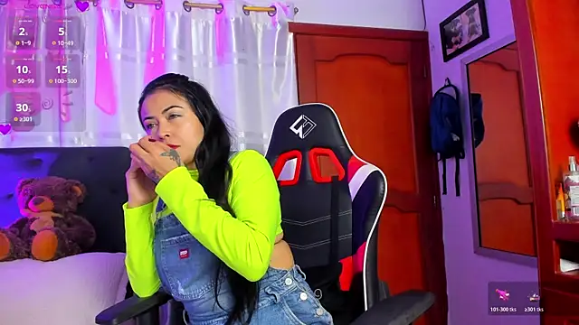 Snapshot of Riley_Black chatting on October 2025 01:13:01 PM Riley Black online show from October 2025 01:13:01 PM