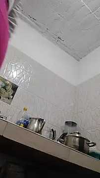 Elowyn online show from December 2025 08:17:01 PM