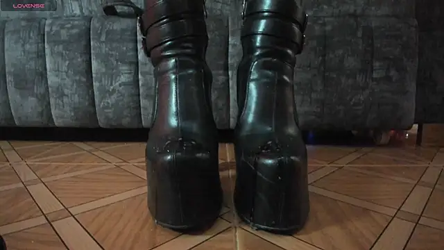  LuanaDabbraccio online show from November 2025 01:56:02 PM