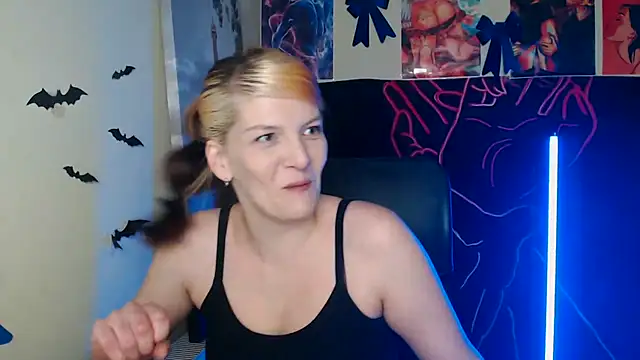 Snapshot of VanessaRey_ chatting on April 2026 04:45:02 PM VanessaRey online show from April 2026 04:45:02 PM