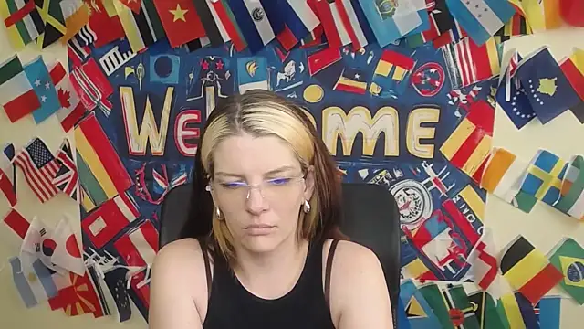 Snapshot of VanessaRey_ chatting on May 2026 06:30:01 AM VanessaRey online show from May 2026 06:30:01 AM