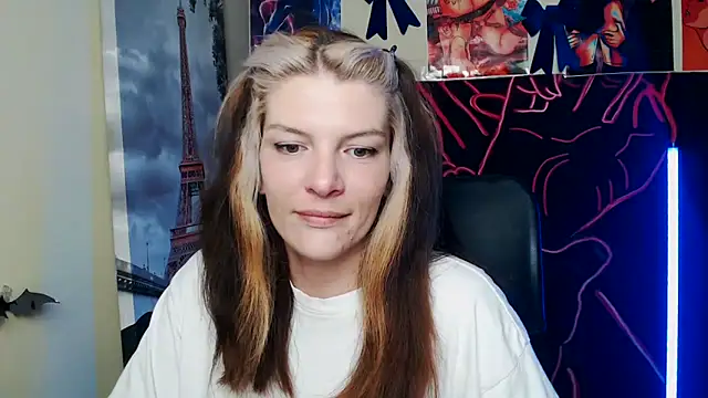 Snapshot of VanessaRey_ chatting on June 2026 06:48:02 AM VanessaRey online show from June 2026 06:48:02 AM