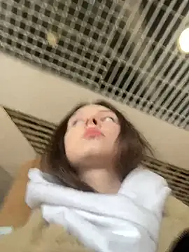 MilaBee online show from March 2025 05:49:02 AM