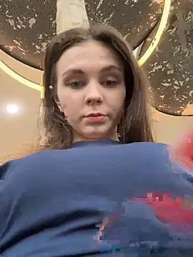 Snapshot of MilaBee chatting on February 2026 06:29:02 AM MilaBee online show from February 2026 06:29:02 AM