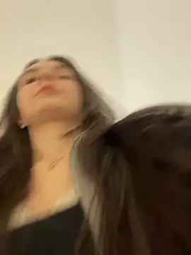 Snapshot of MilaBee chatting on February 2026 10:01:01 AM MilaBee online show from February 2026 10:01:01 AM