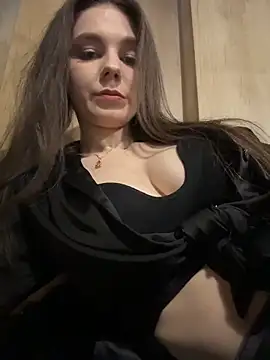 Snapshot of MilaBee chatting on February 2026 10:55:01 AM MilaBee online show from February 2026 10:55:01 AM