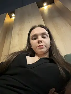 Snapshot of MilaBee chatting on March 2026 05:08:02 AM MilaBee online show from March 2026 05:08:02 AM