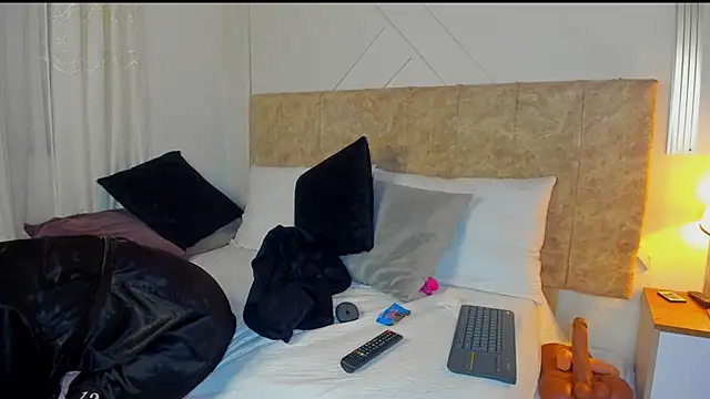 angelinarouse  online show from December 2025 06:19:01 AM