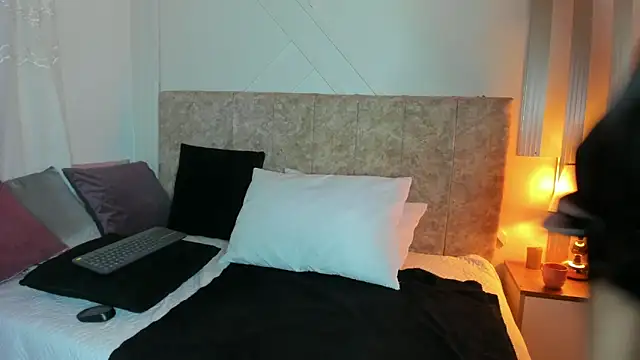 angelinarouse  online show from January 2026 01:00:02 AM