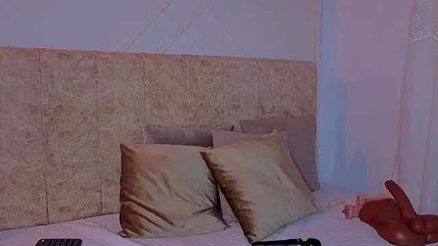 Snapshot of angelinarouse_ chatting on June 2026 03:15:02 AM angelinarouse online show from June 2026 03:15:02 AM