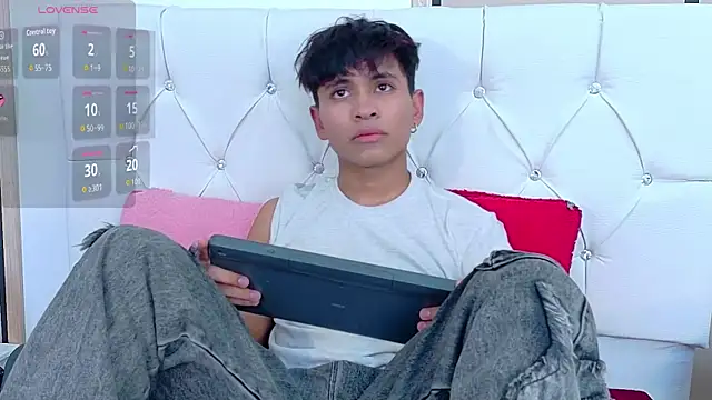 Ethan Westt online show from November 2025 09:03:02 PM