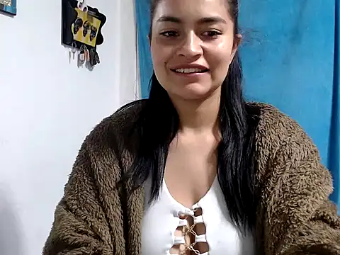 Snapshot of AlanaHotxx chatting on November 2025 06:23:01 AM AlanaHotxx online show from November 2025 06:23:01 AM