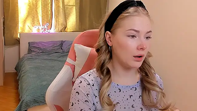 Snapshot of -awari- chatting on March 2025 11:00:01 AM -awari- online show from March 2025 11:00:01 AM