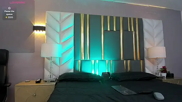 SaraJonness online show from November 2025 12:39:02 PM