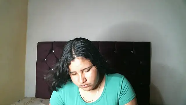 Snapshot of Valeria_Tiffany chatting on November 2025 09:57:02 PM Valeria Tiffany online show from November 2025 09:57:02 PM