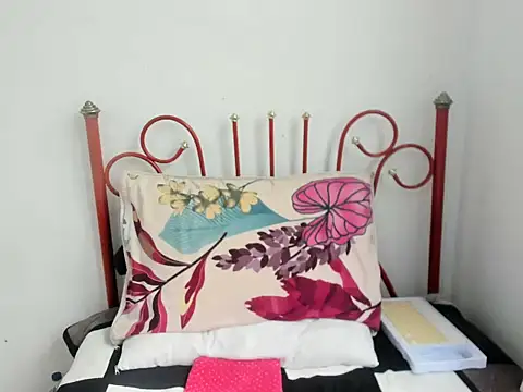 DulceXmile online show from November 2025 06:46:02 PM