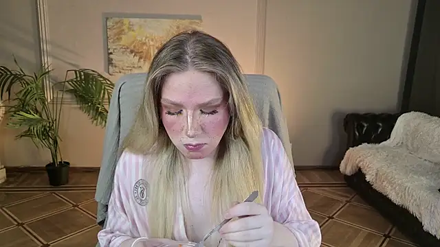 Jes Solar online show from July 2026 08:48:02 PM