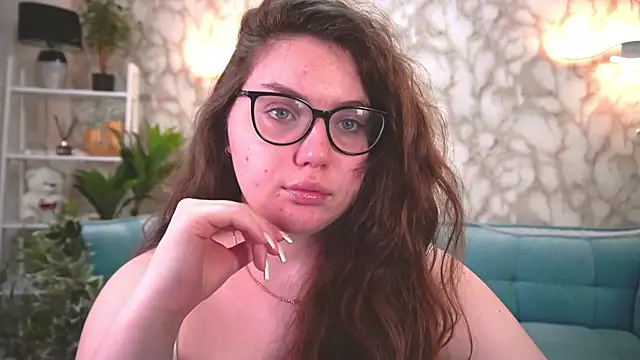 LuxSopphia online show from November 2025 08:09:01 PM