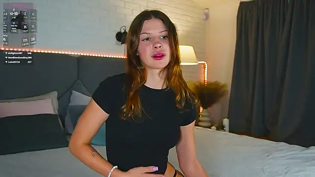 Snapshot of Liana___Li chatting on November 2025 06:48:01 AM Liana Li online show from November 2025 06:48:01 AM