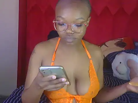 YummyMelanin117 online show from October 2025 07:45:02 AM