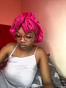 YummyMelanin117 online show from November 2025 01:44:02 PM