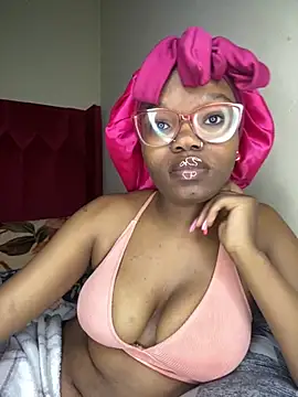 YummyMelanin117 online show from November 2025 07:47:02 PM