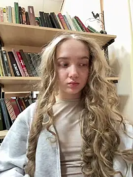 Snapshot of bambi_lu chatting on February 2026 08:07:02 PM bambi lu online show from February 2026 08:07:02 PM