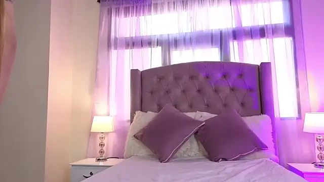 Snapshot of zaraquiinn chatting on October 2025 01:56:01 PM zaraquiinn online show from October 2025 01:56:01 PM