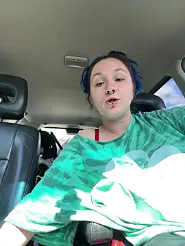 oliviahazee online show from April 2026 06:31:02 PM