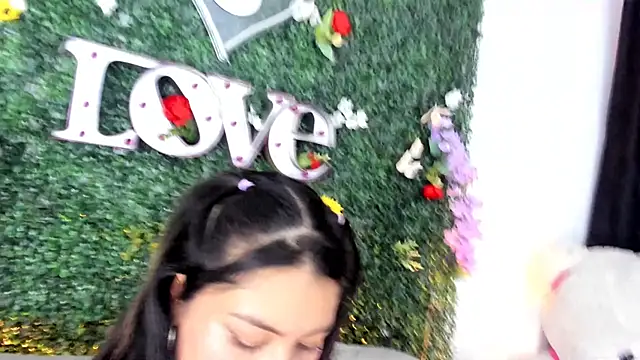 Snapshot of Ayshel_01 chatting on March 2025 05:47:02 PM Ayshel 01 online show from March 2025 05:47:02 PM