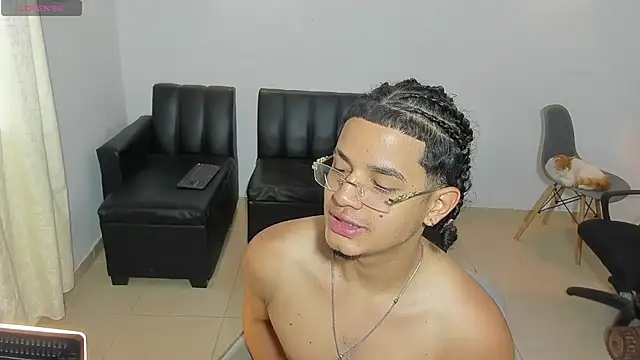 Snapshot of samxx_muscle chatting on May 2026 02:47:02 PM samxx muscle online show from May 2026 02:47:02 PM