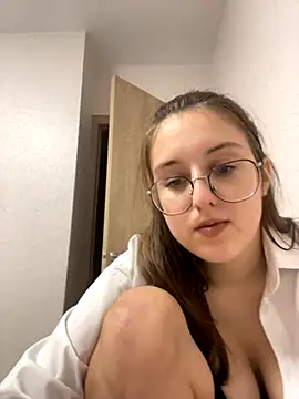 Snapshot of Vviikkssiikk chatting on September 2025 03:39:01 PM Vviikkssiikk online show from September 2025 03:39:01 PM