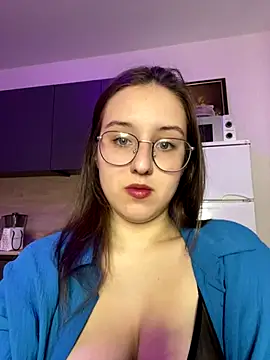 Snapshot of Vviikkssiikk chatting on October 2025 05:13:01 PM Vviikkssiikk online show from October 2025 05:13:01 PM