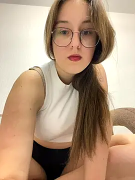 Snapshot of Vviikkssiikk chatting on October 2025 05:04:01 PM Vviikkssiikk online show from October 2025 05:04:01 PM