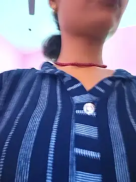 Snapshot of Eshna_Dabral chatting on September 2025 12:54:02 AM Eshna Dabral online show from September 2025 12:54:02 AM