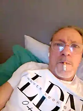 Deddyitalia3p online show from November 2025 09:59:01 PM